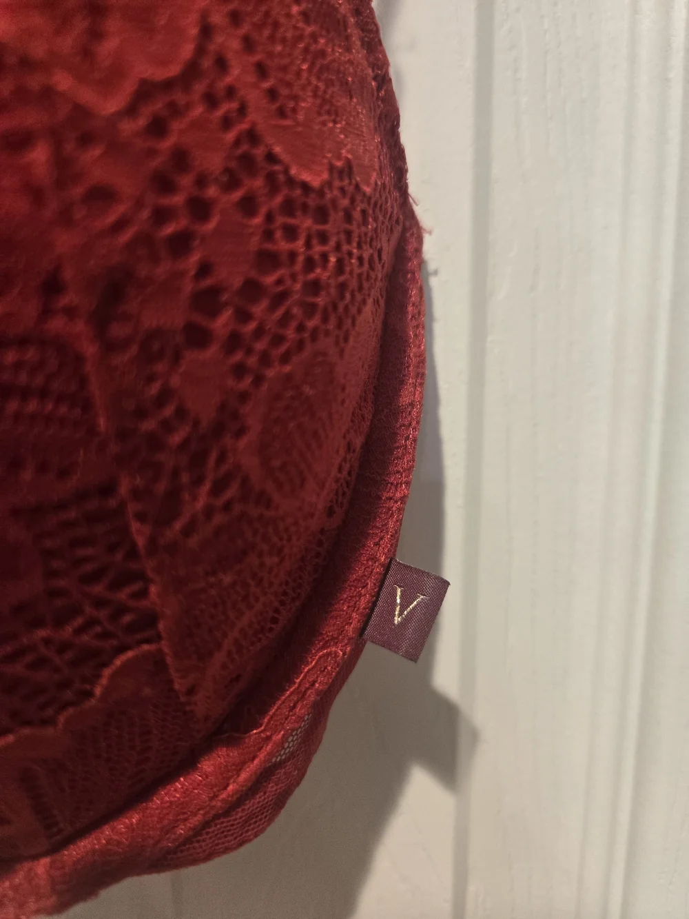 Victoria's Secret Red Very Sexy Push-up Bra Floral Lace Overlay 32DD